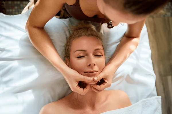 Aisha Massage